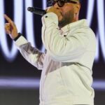 الجمهور يتفاعل مع مغني الراب كازو  بكل تلقائية وعفوية بمهرجان بنزرت الدولي