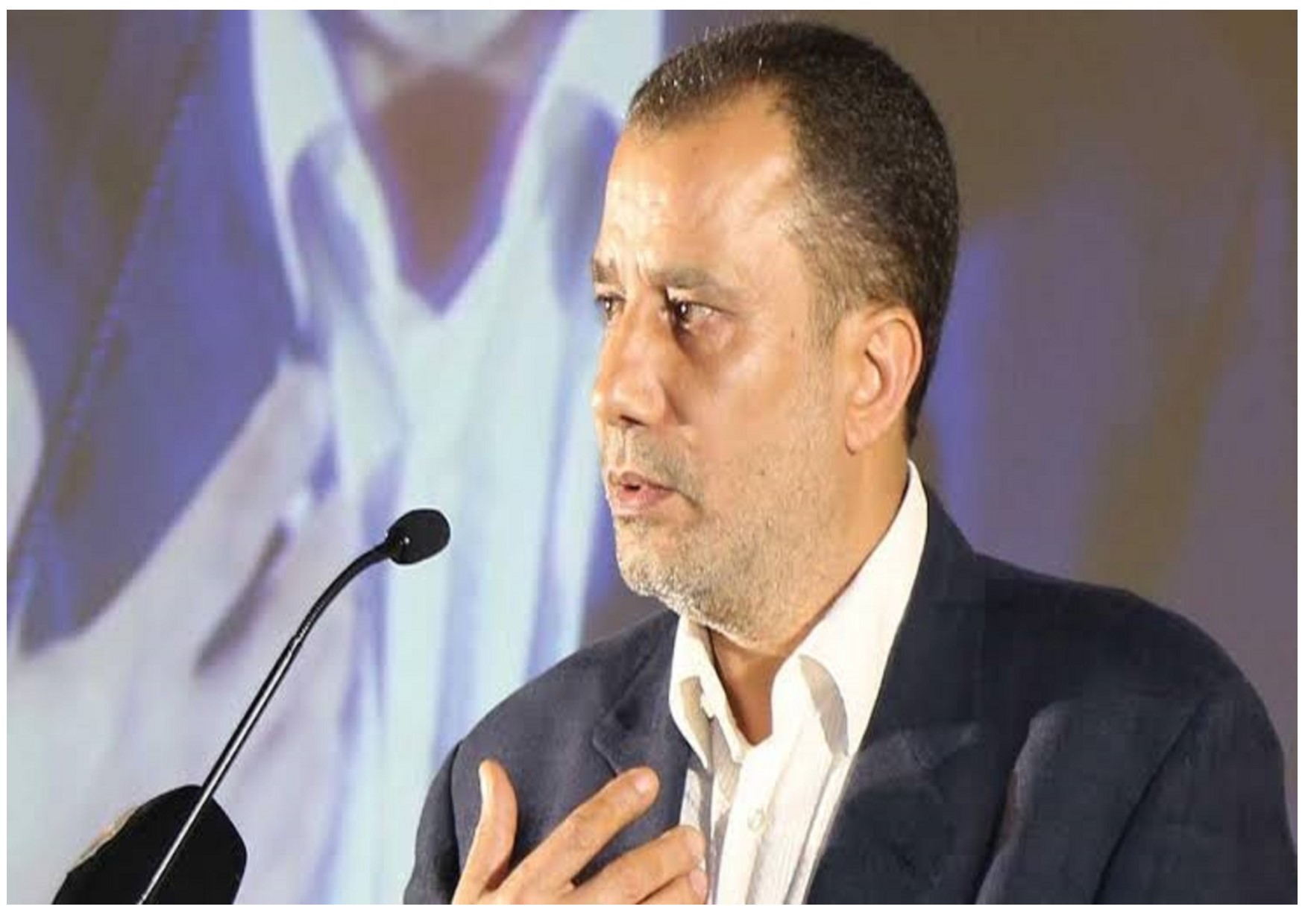 أرتميدا لمحمد الهادي الجزيري: حين يعيد الشاعر كتابة الأسطورة ويحوّل الحب إلى قصيدة.